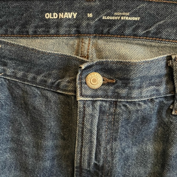 Old Navy High Rise Slouchy Straight Shorts - Picture 5 of 6